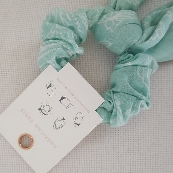 New American Eagle Green Floral Scrunchie Bandana Set - Picture 3 of 4